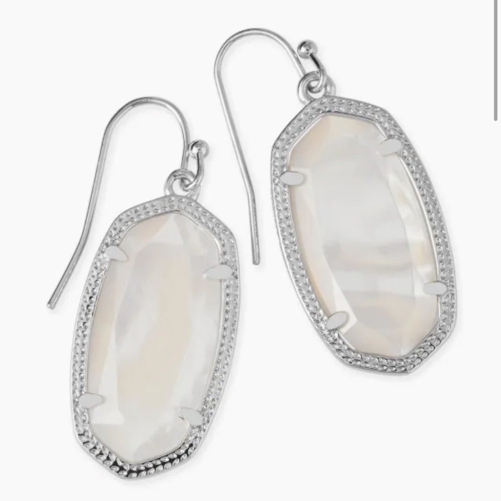 Kendra Scott Dani Silver Drop Earrings in Ivory Pearl.